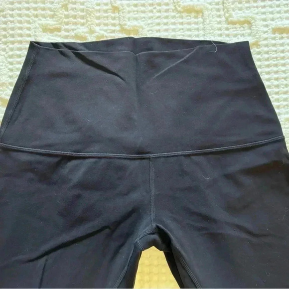 Tona leggings.  Great condition.  Smoke free home. - Picture 3 of 4